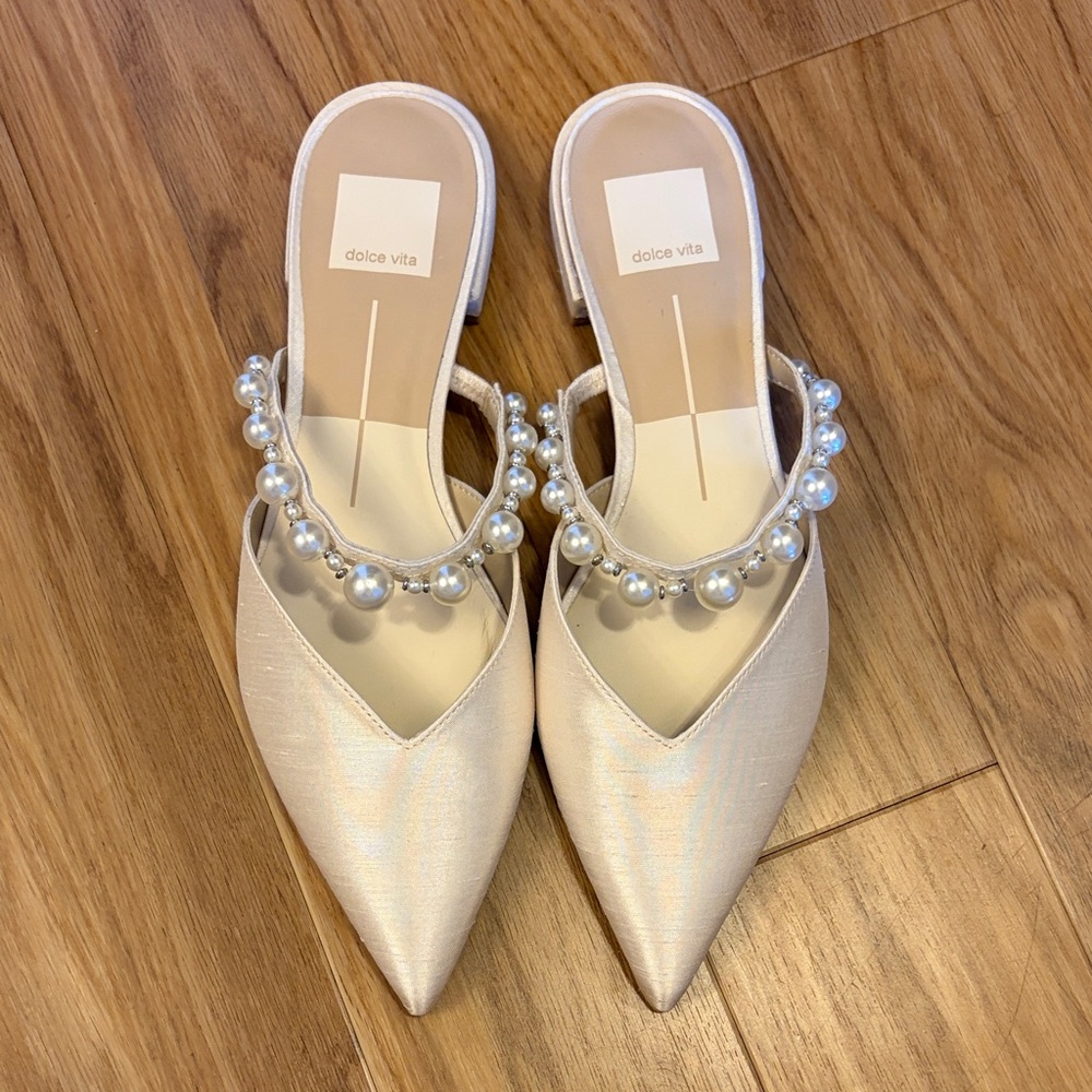 Dolce Vita Kanika Pearl Flats Vanilla Pearls brand new never worn
